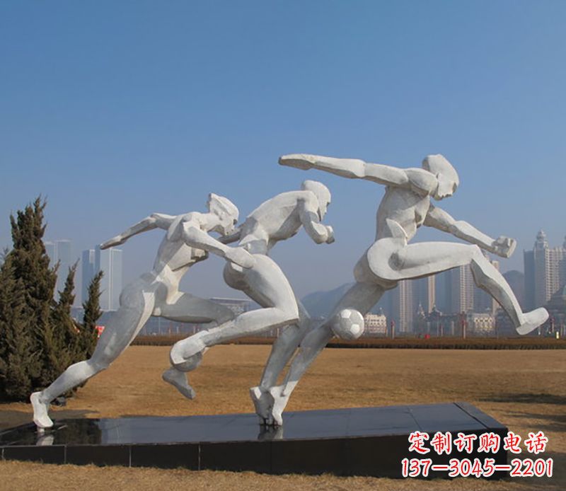 达州踢足球不锈钢运动雕塑
