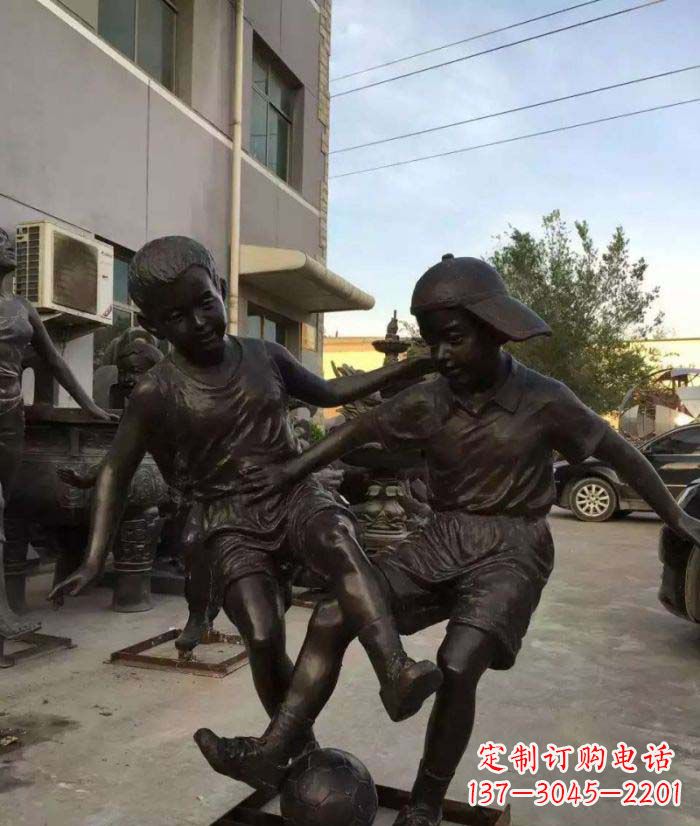 达州踢足球儿童铜雕 (2)