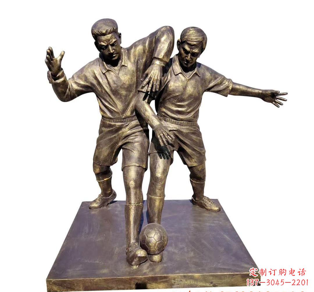 达州踢足球人物铜雕