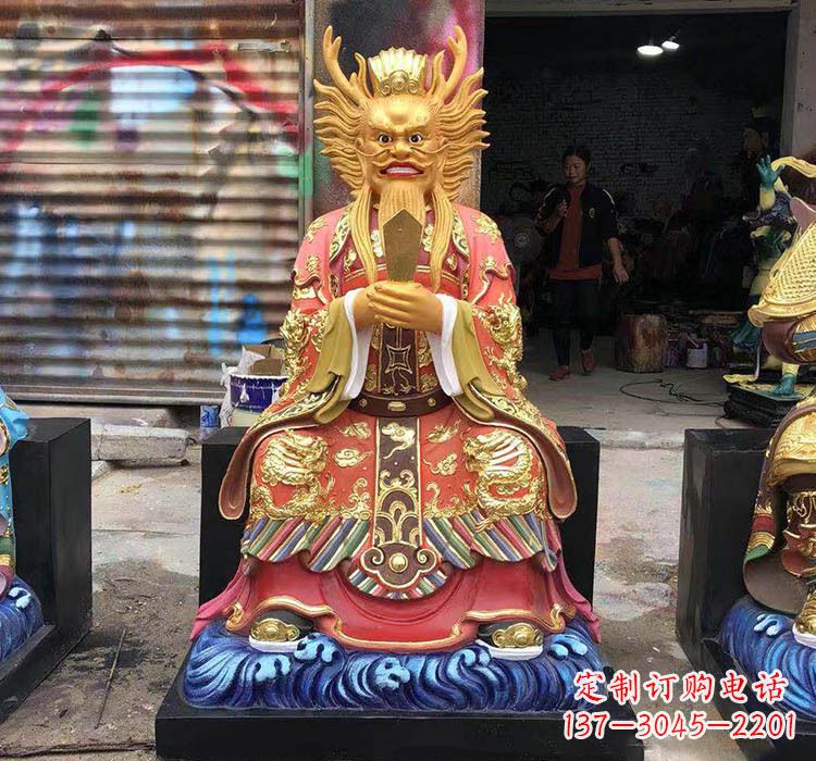 达州铜雕彩绘坐式龙王