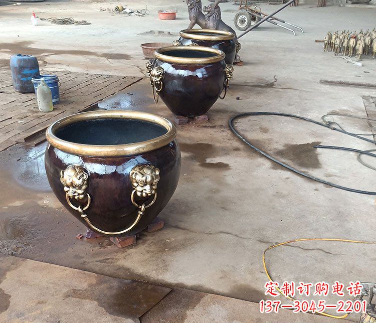 达州铜雕故宫狮子头水缸雕塑