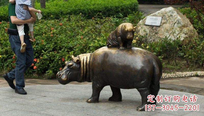 达州铜雕母子河马