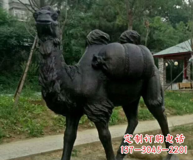 达州驮行李的骆驼铜雕