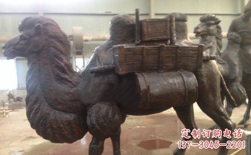 达州驮着东西的骆驼公园动物铜雕