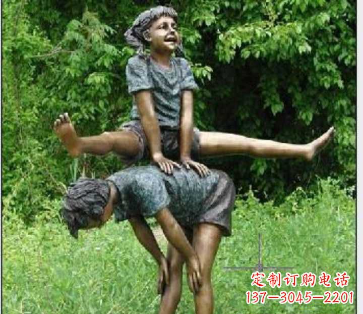 达州玩跳山羊的儿童铜雕