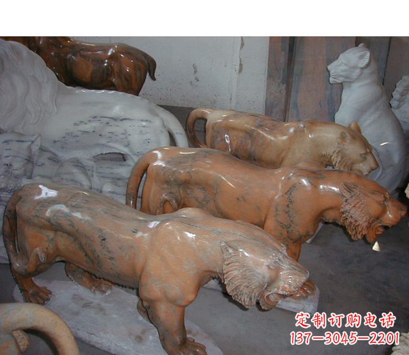 达州晚霞红动物老虎石雕