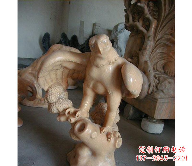 达州晚霞红老鹰石雕