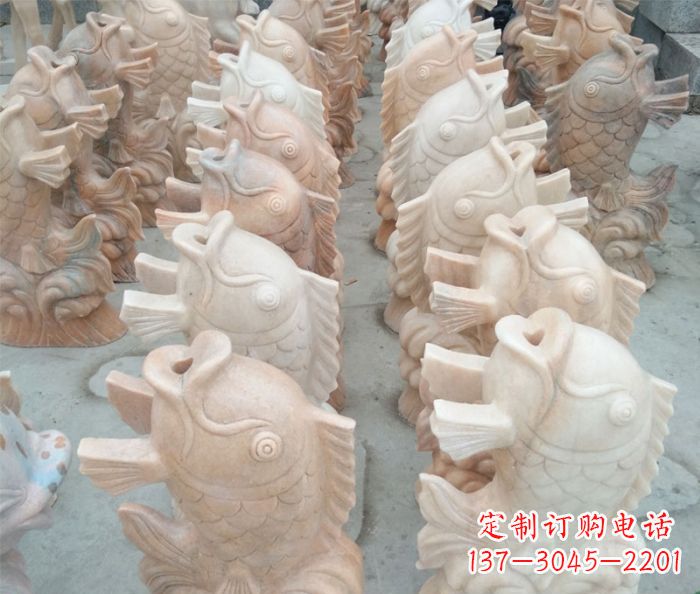 达州晚霞红喷水鲤鱼公园石雕 (2)