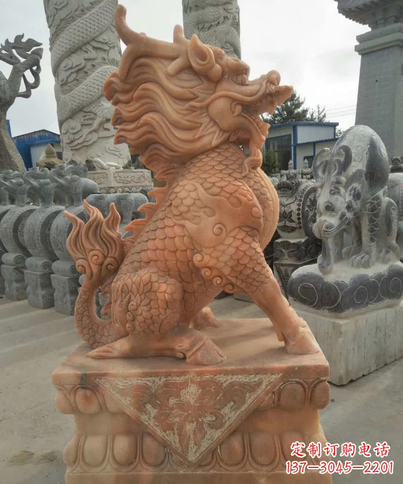 达州晚霞红麒麟雕塑1