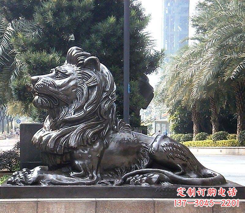 达州卧着的西洋狮看门狮子铜雕