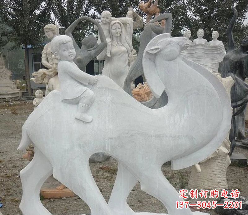 达州小孩骑骆驼石雕