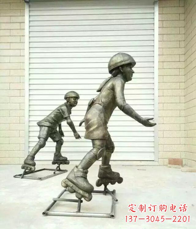 达州小孩玩轮滑公园人物铜雕