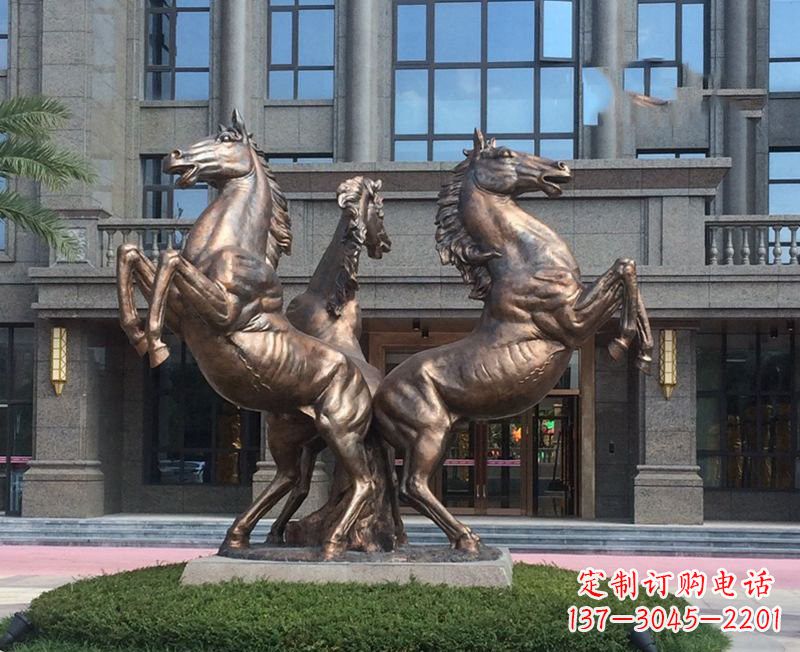 达州小区立马铜雕