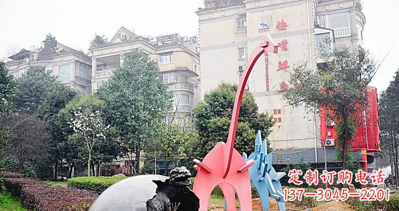 达州小区破壳而出的小恐龙景观铜雕