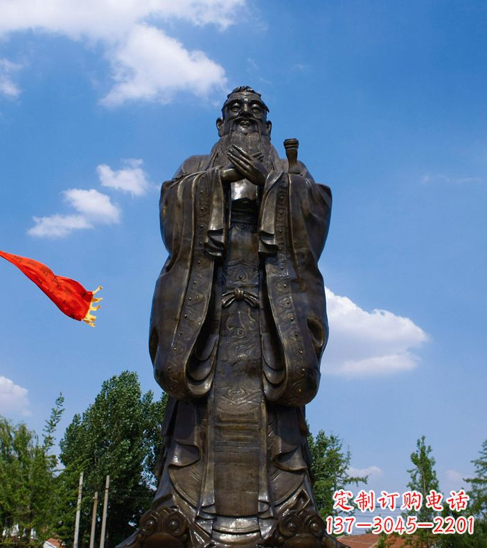 达州校园里的孔子雕像