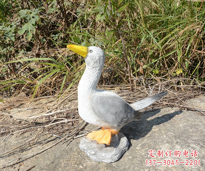 达州学校雕塑和平鸽