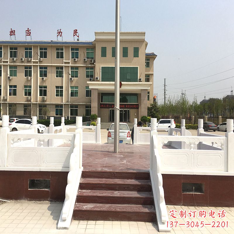达州学校广场石雕升旗台