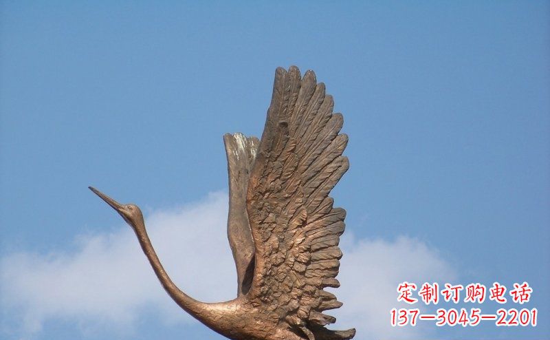 达州展翅高飞的仙鹤动物铜雕