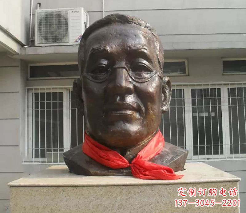 达州张伯岑校园名人头像铜雕