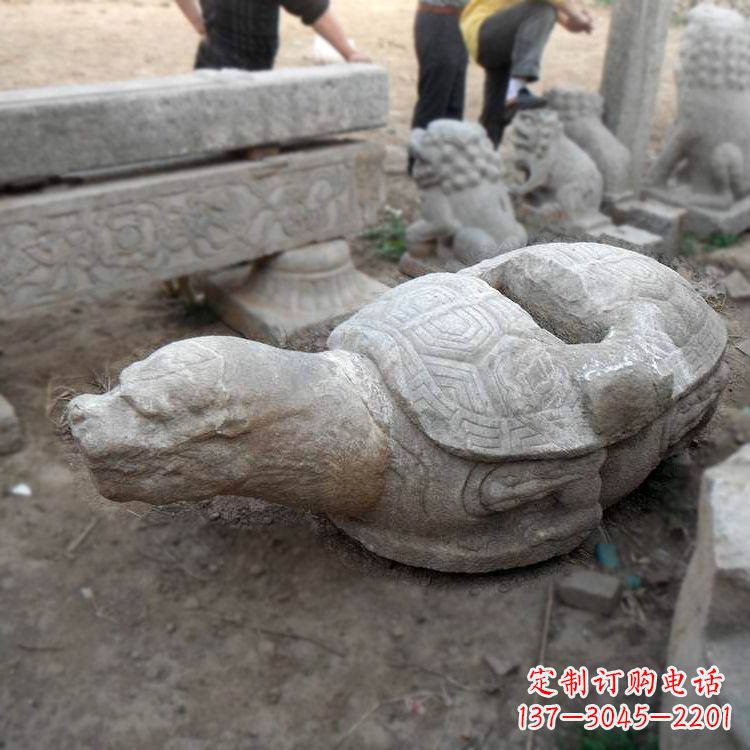 达州朱雀站在赑屃上的石雕