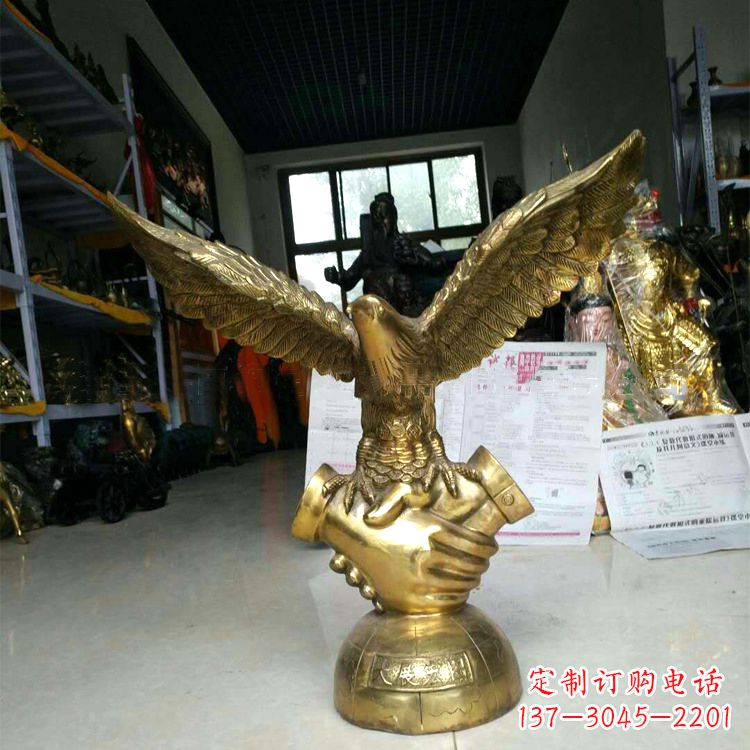达州铸铜老鹰雕塑大展宏图