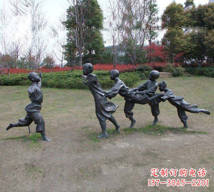 达州铸铜老鹰捉小鸡儿童雕塑