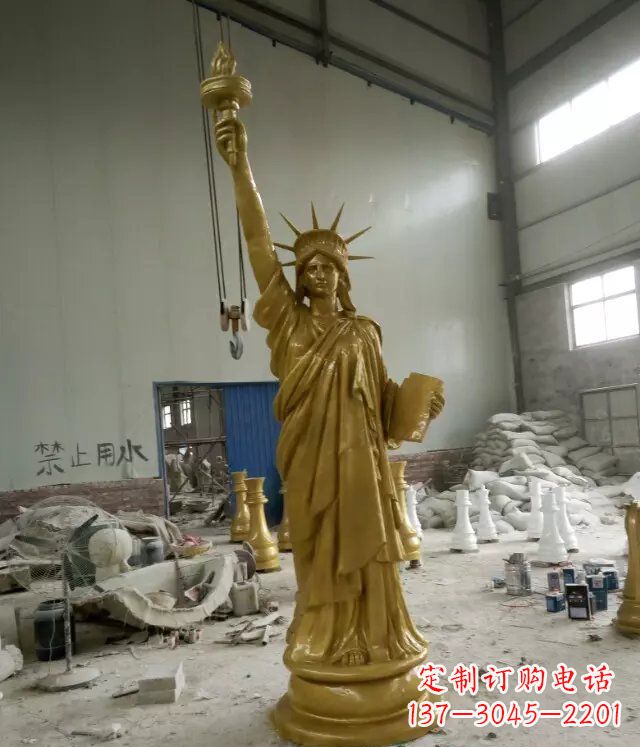 达州自由女神玻璃钢仿铜人物雕塑