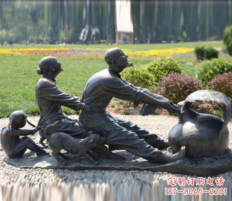达州祖孙三人拔萝卜铜雕